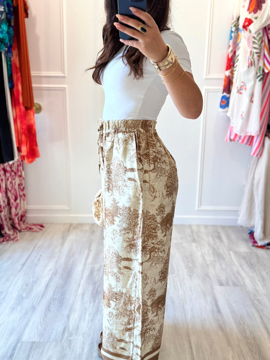 Pantalon Camille â Toile de Jouy caramel & Ă©lĂ©gance douce đ€