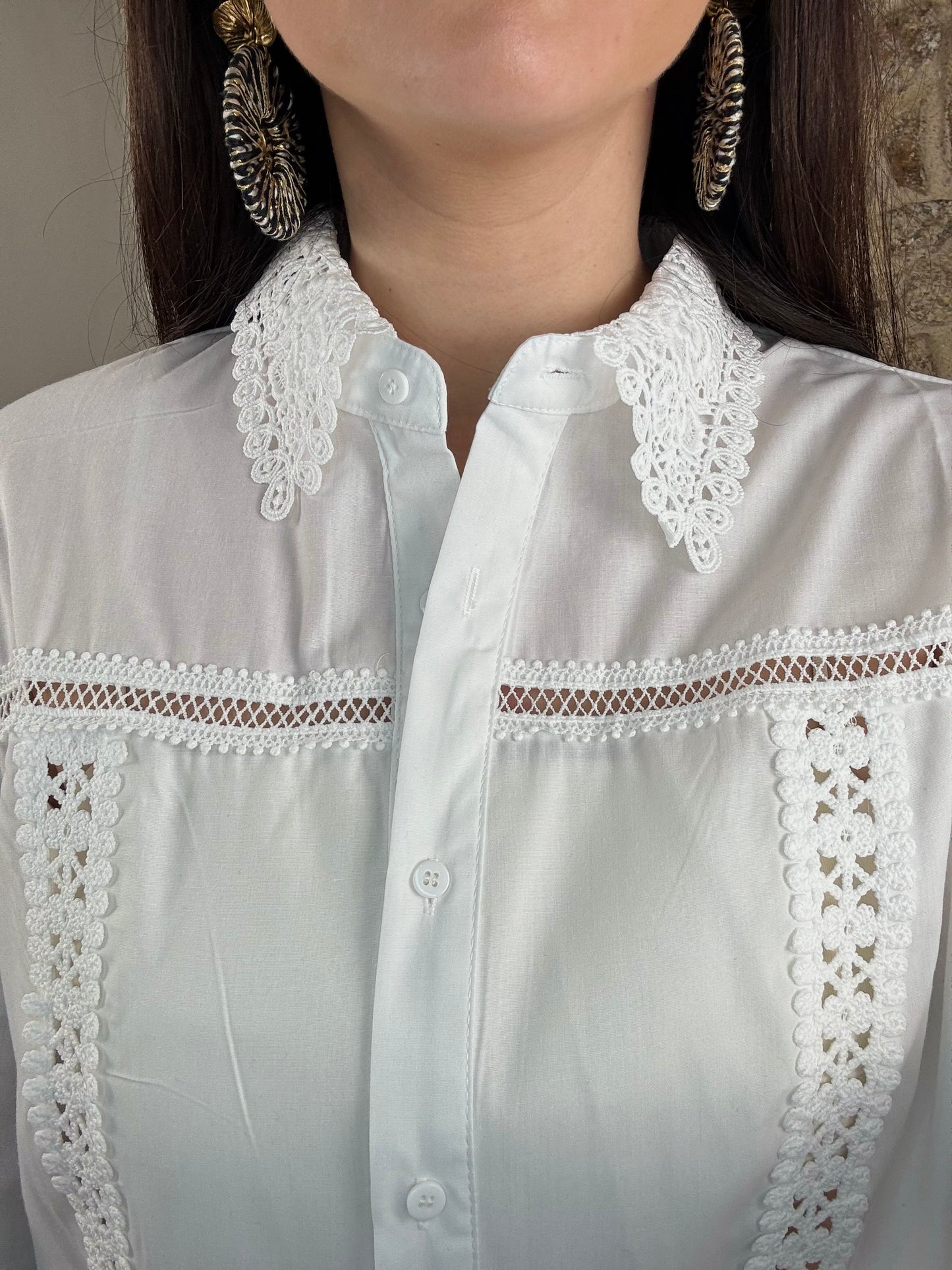 Blouse dentelle - Charme et délicatesse