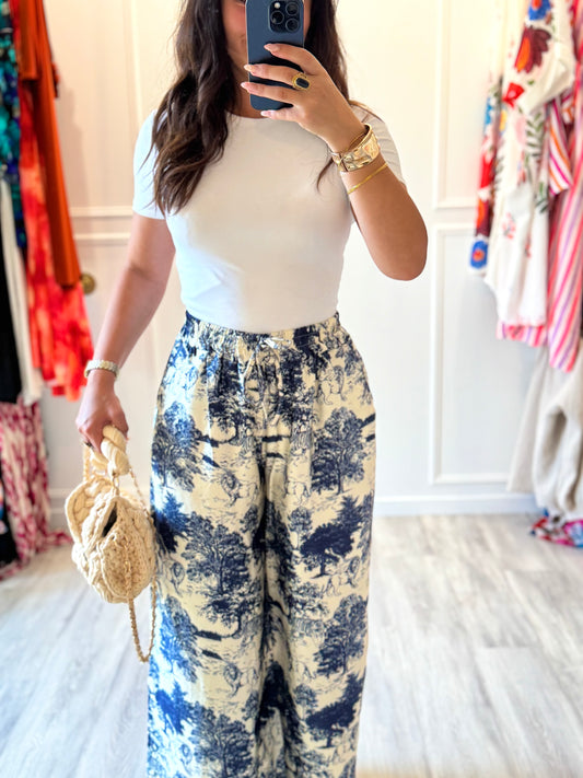 Pantalon Camille – Toile de Jouy soyeuse & allure chic