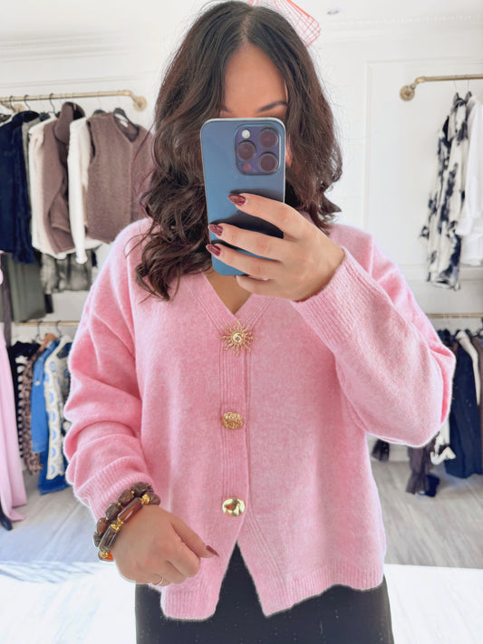 Gilet Louna – Rose tendre et dorures éclatantes 🌸