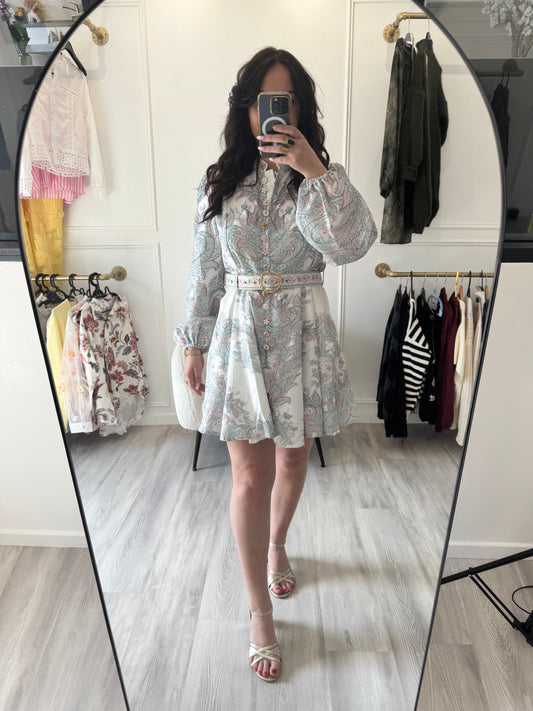 Robe satinée - Alliance glamour & originalité