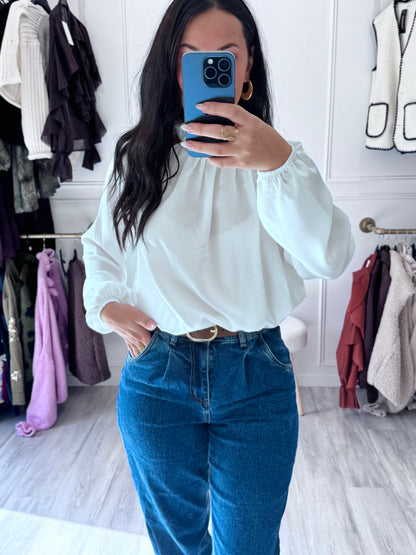 Blouse "Élégance en Blanc"
