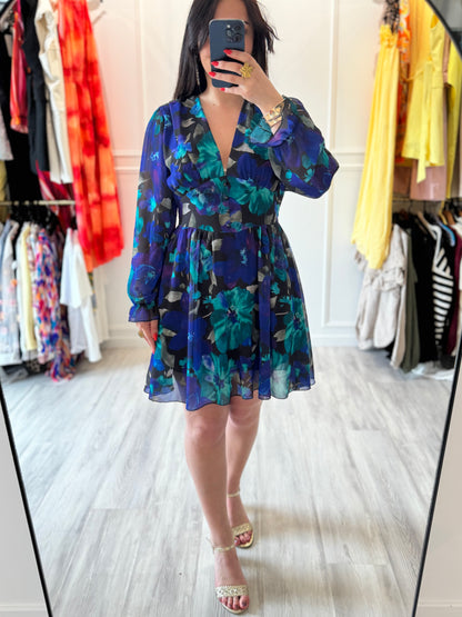 Juliette – Robe Bleu Nuit – L’élégance qui ne demande aucun effort