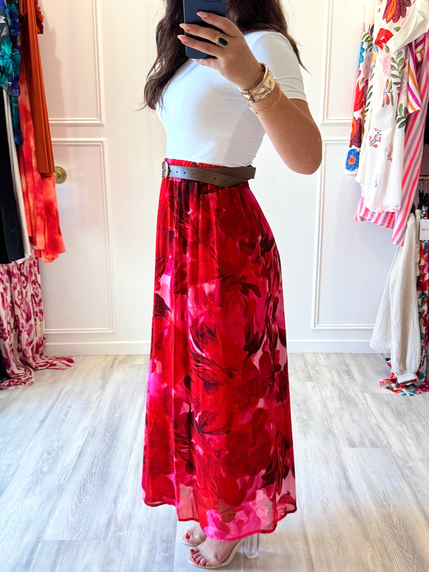 Jupe Latina – Rouge passion & fluidité florale 🌺