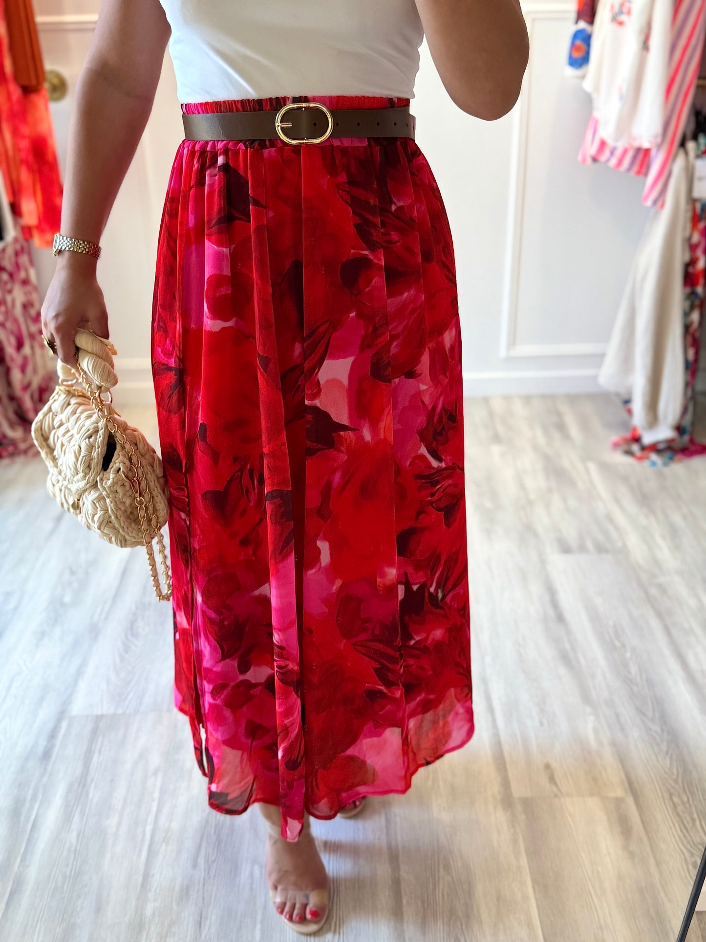 Jupe Latina – Rouge passion & fluidité florale 🌺