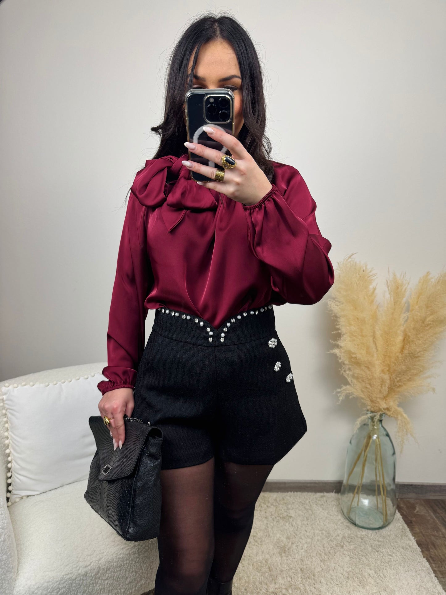 Blouse "Élégance en bordeaux"