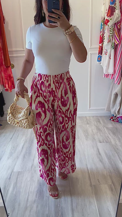 Pantalon Alma – Plissé fluide & imprimé fuchsia vibrant 🌸